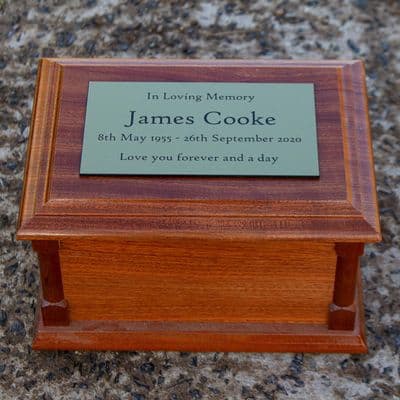 Mahogany Casket With Corner Pillars