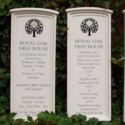 Tall ThinPub Signs  - SM-PB3316