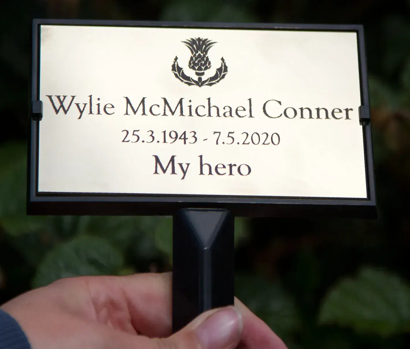 Plaque in Plaque Holder