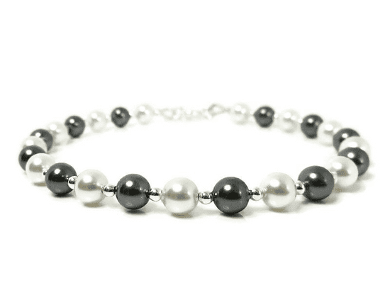 Image of pearls and bridal collection