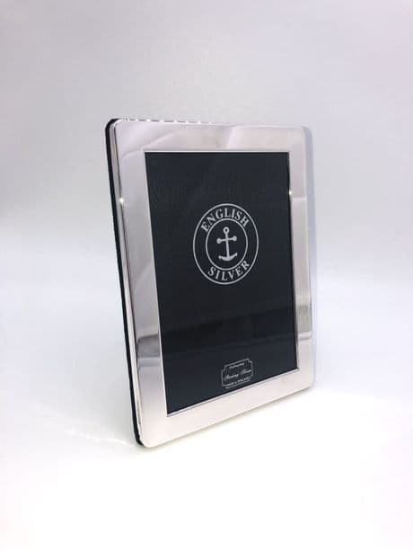 Traditional plain Sterling Silver photo frame