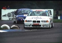 BMW 318i Winklehock leads Radisiach Donington BTCC 1994