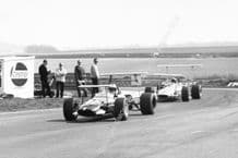 Brabham BT23C Courage & Matra MS7 Pescarolo F2 Thruxton 1969