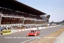 Ferrari 333SP Velez/Evans/Muller. Photo Le Mans 1996 Passing pits