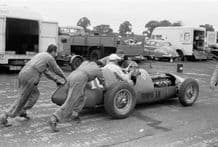 Ferrari 500 of Farina and mechanics British GP 1952