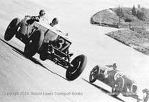 Invicta (Field/Ettinger)  Riley (Dobbs/Mullens) photo at Brooklands 1933 BRDC 500