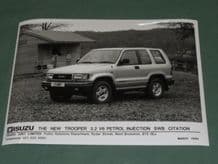 ISUZU TROOPER 3.2 V6 SWB CITATION factory issued 8x6" press photo