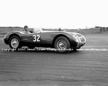 Jaguar C TYPE. Ecurie Ecosse Ian Stewart Charterhall 1953 (1)