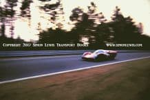 Lola T70(Bonnier-Gregory)Mulsanne Straight, Le Mans 1969. Photo.