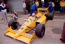 Lotus 100T Nakajima Silverstone pits 1988 (d)