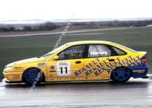 RENAULT LAGUNA Tim Harvey BTCC Thruxton April 1994. photo