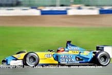 Renault RS22 F1 2002. Fernando Alonso at speed.Silverstone (a)