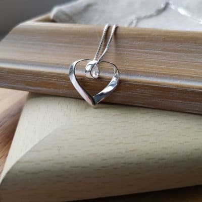 Curly Heart necklace