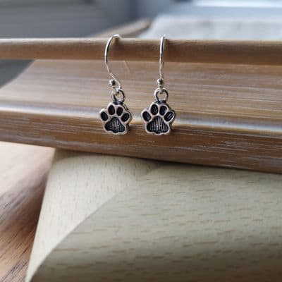 Tiny paw earrings