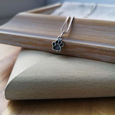 Tiny paw necklace