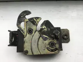 FIAT X19 FRONT BOOT CATCH