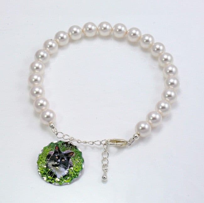 Pet Loss Pearl Bracelet with Photo Charm | Someone Remembered