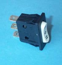 14AG055 Interruptor conmutador unipolar on-off-on ME.002