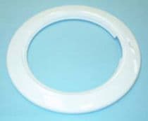 57AR0055 Aro escotila Ariston, Indesit, 045241, WDG1295, puerta pequena BLANCA