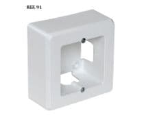 CJ-091 Caja zócalo superficie para 1 mecanismo 94x96x43mm