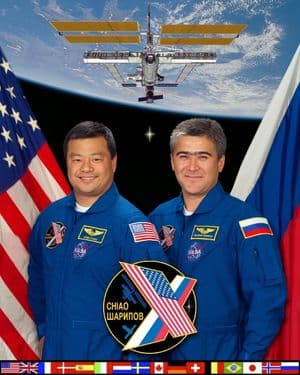 International Space Station Expedition 10 Official Crew Photograph