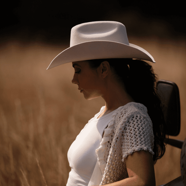Cattleman Cowboy Hat with black and brown leather band  - Off-White