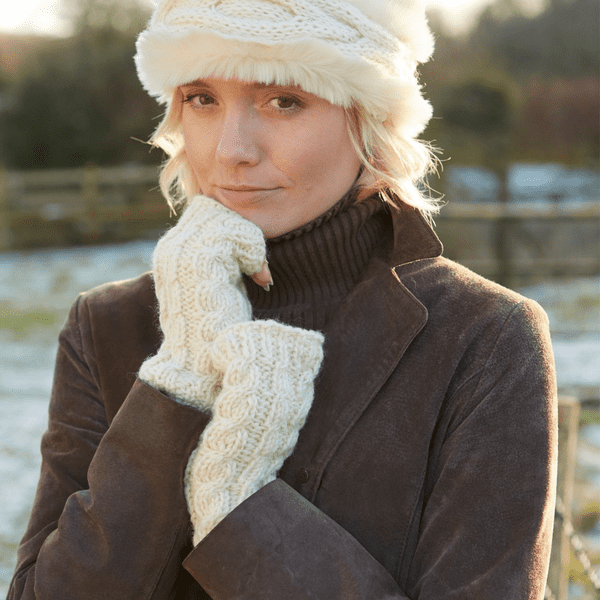 Cream Chamonix Handwarmers Gloves