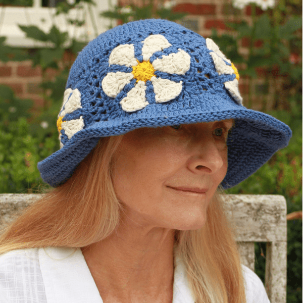 Crochet Cotton Sun Bucket Hat - Daisies Blue