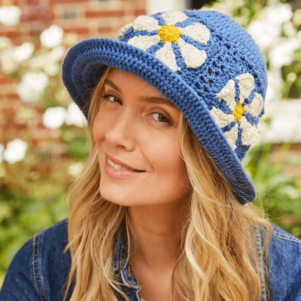 Crochet Cotton Sun Bucket Hat - Daisies Blue