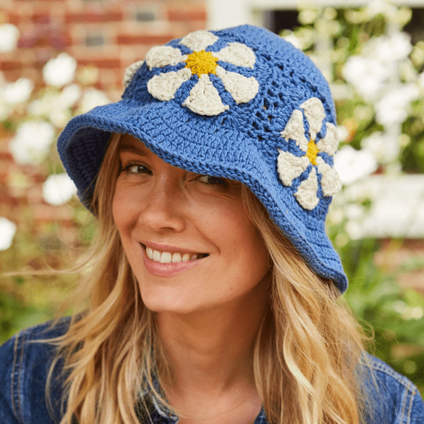 Crochet Cotton Sun Bucket Hat - Daisies Blue