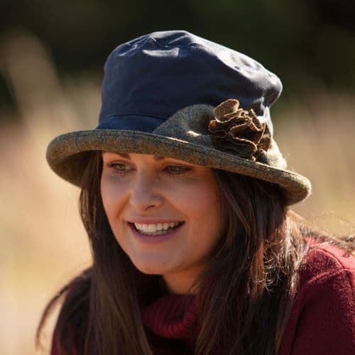 Short Brim Showerproof Bucket Hat - Navy - Ginette