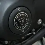 Street Twin, Bonneville T120 & Thruxton/R. Black Clutch Badge. OEM# A96102537)