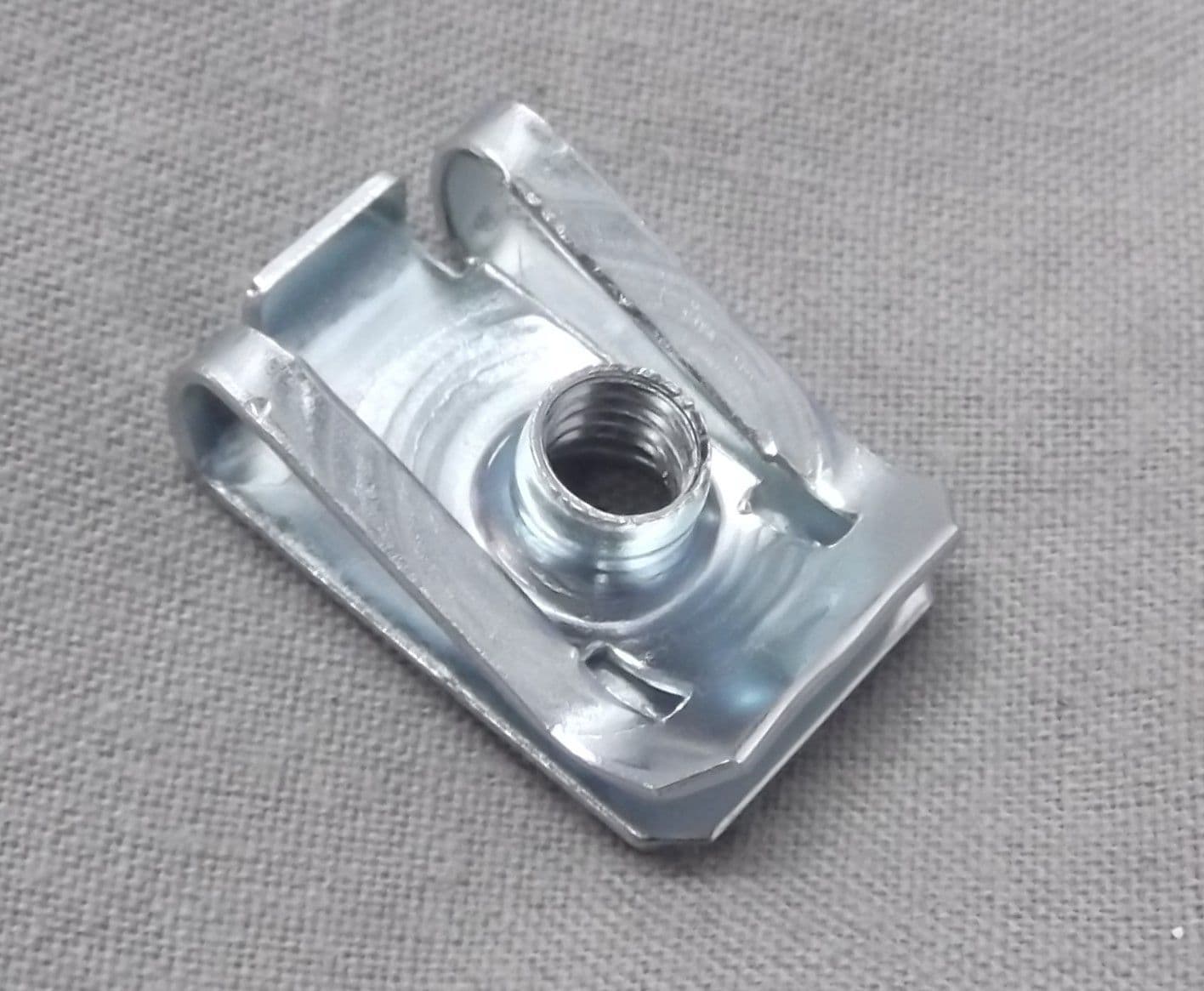 Aprilia Body Panel Clip - M5 248419