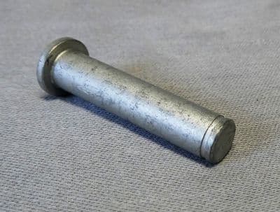 Aprilia / Moto Guzzi Footrest Pivot Pin AP8121566