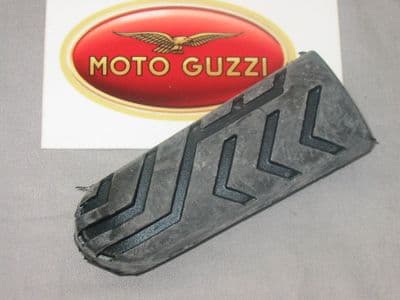 Aprilia / Moto Guzzi RH Footrest Rubber GU32443210