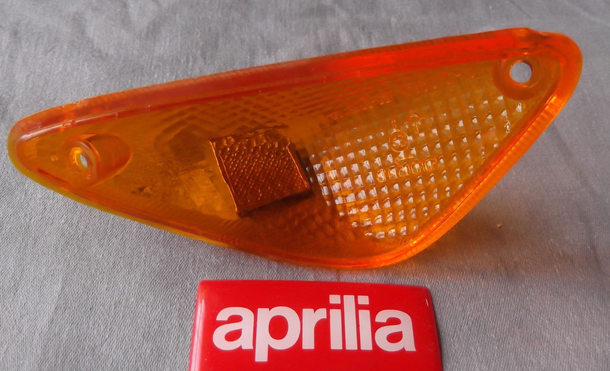 Aprilia Front Left Indicator Lens – OEM AP8127131 For Scarabeo Light 125-250cc