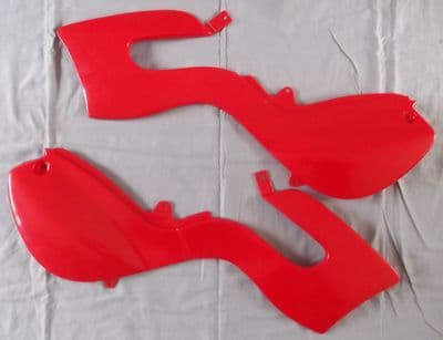 Genuine Malaguti Grizzly 10 Side Panel Set (Pair) Red 062.070.01