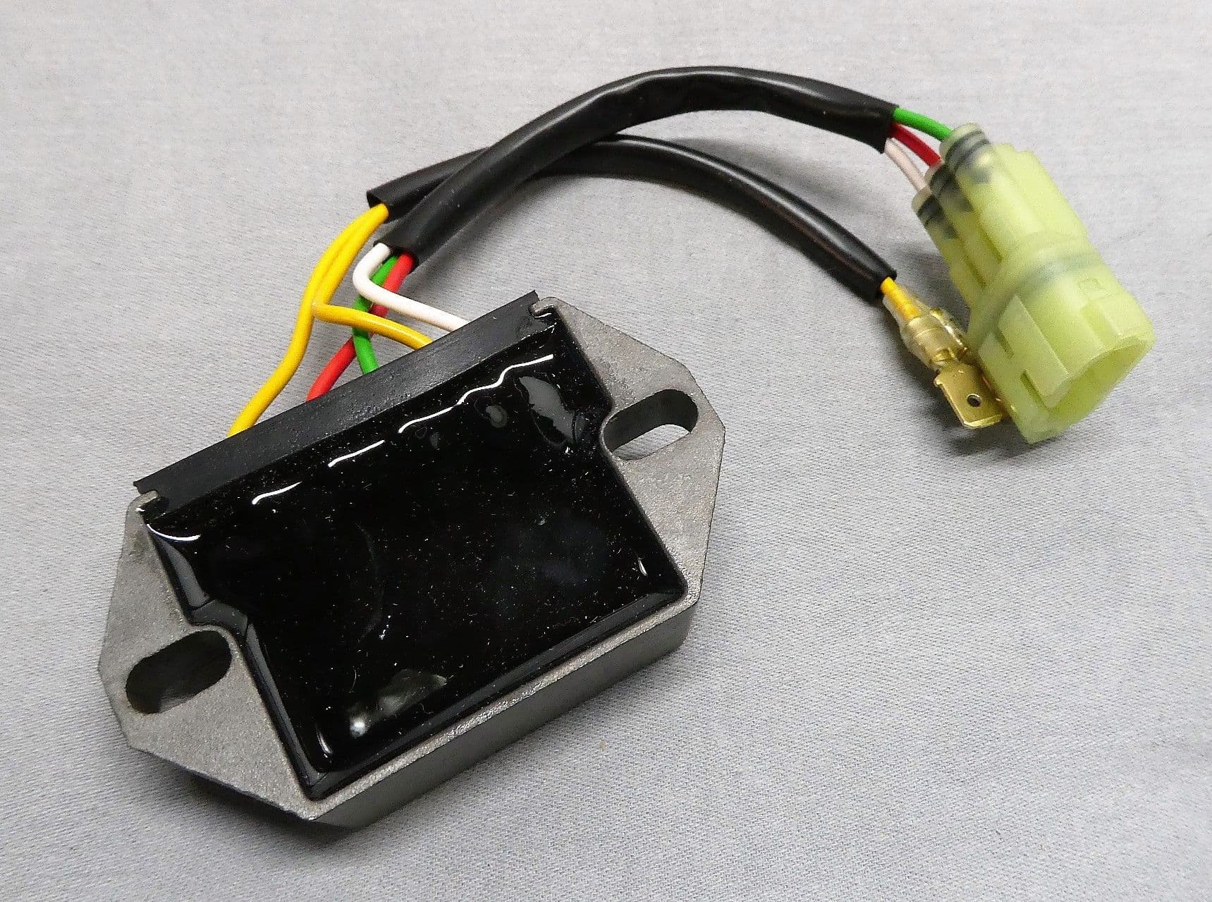 ユーキ　RE GROWTH ユーキ（超特急）写真集『THE GROWN』、フォト＆ワードブック