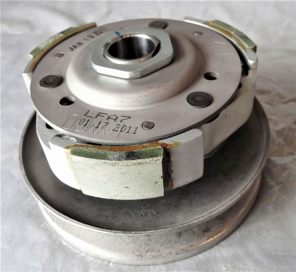 Poulie Entraînée (PULLEY SUB ASSY DRIVEN) Pour Kymco XCITING 500 / 500i / R500F1 - Référence 2301A-LBA2-E00