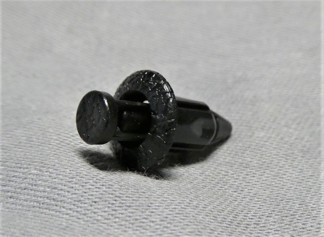 kymco-mxu-panel-clip-90652-