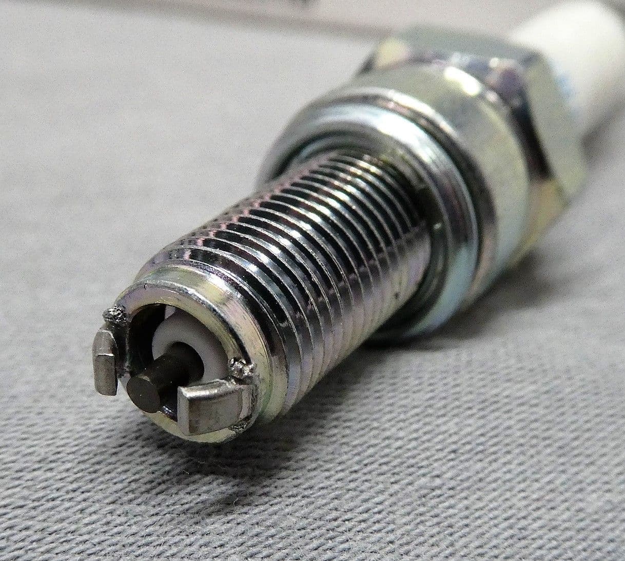 MV Agusta F3 / F4 750 1000 Spark Plug 800099561