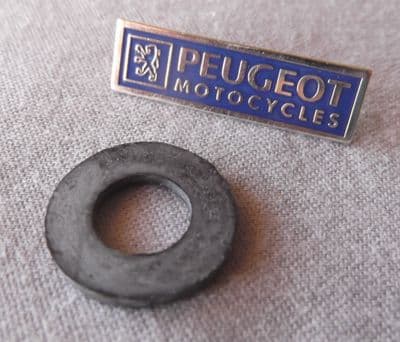 Peugeot Plain Rubber Washer 10x20x2mm PE774365