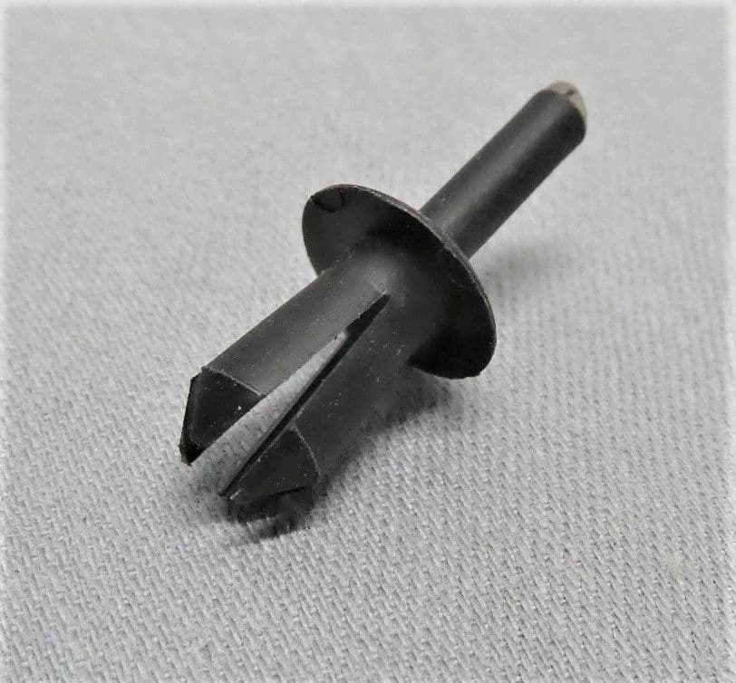 Pe26124e Rivet Peugeot Plastic Panel Rivet PE716804