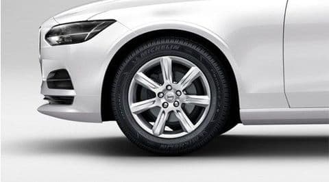 V90 17" 7-Spoke Silver Alloy Wheel