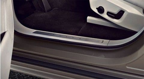 XC90 Illuminated sill mouldings