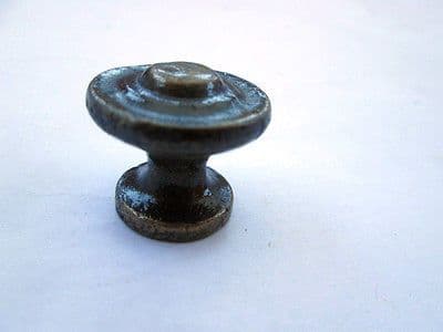 10 X CAST IRON BUTTON CUPBOARD CANET DRAWER KITCHEN DOOR KNOBS PULL HANDLES