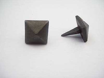 10 X DIAMOND SHAPE HAND FORGED DECORATIVE CAST IRON TUDOR DOOR WOOD NAIL STUDS