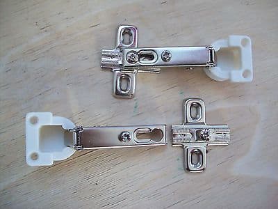 2 X  SPRUNG CANET WARDROBE HINGES 26mm 90° CRUCIFORM PLATE SCREW ON