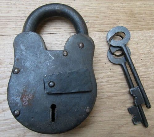Cast Iron Padlock 6" Antique Iron