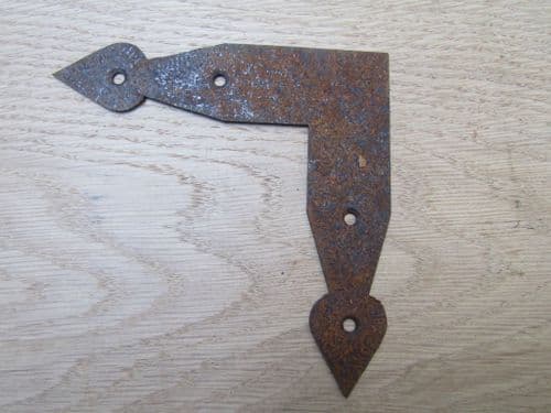 Flat Arrow Head L Plate Rust